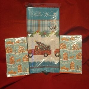 Pioneer Woman Tablecloth & Napkins